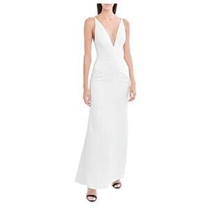 AQUA Women's Formal Dress Size 12 White Sleeveless V-Neck A-Line Evening Gown